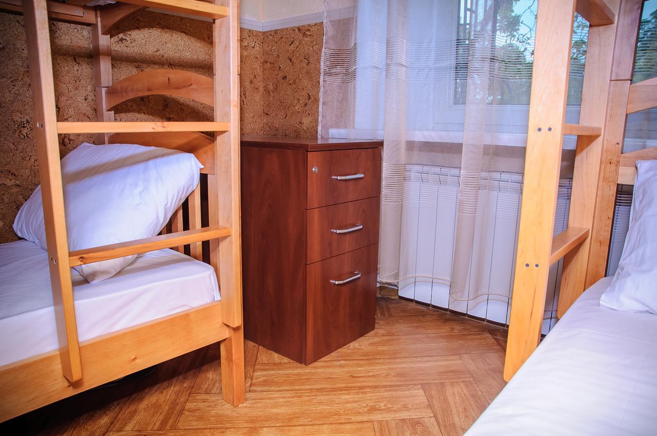 Golden Globus Hostel Kiev Exterior foto