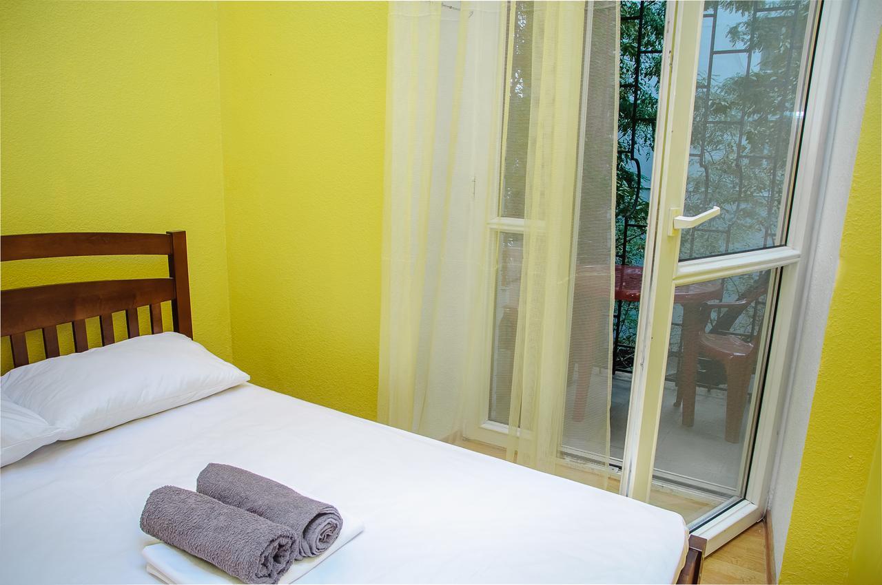 Golden Globus Hostel Kiev Exterior foto