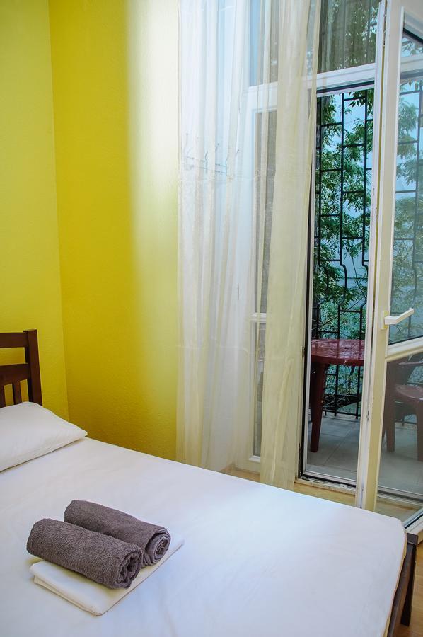 Golden Globus Hostel Kiev Exterior foto