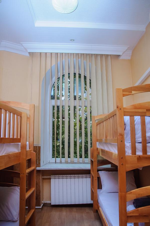 Golden Globus Hostel Kiev Exterior foto