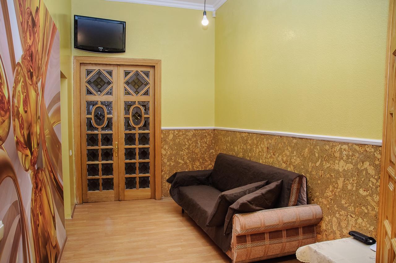 Golden Globus Hostel Kiev Exterior foto